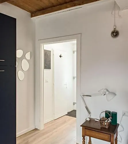 Apartment Levoasi 9 *